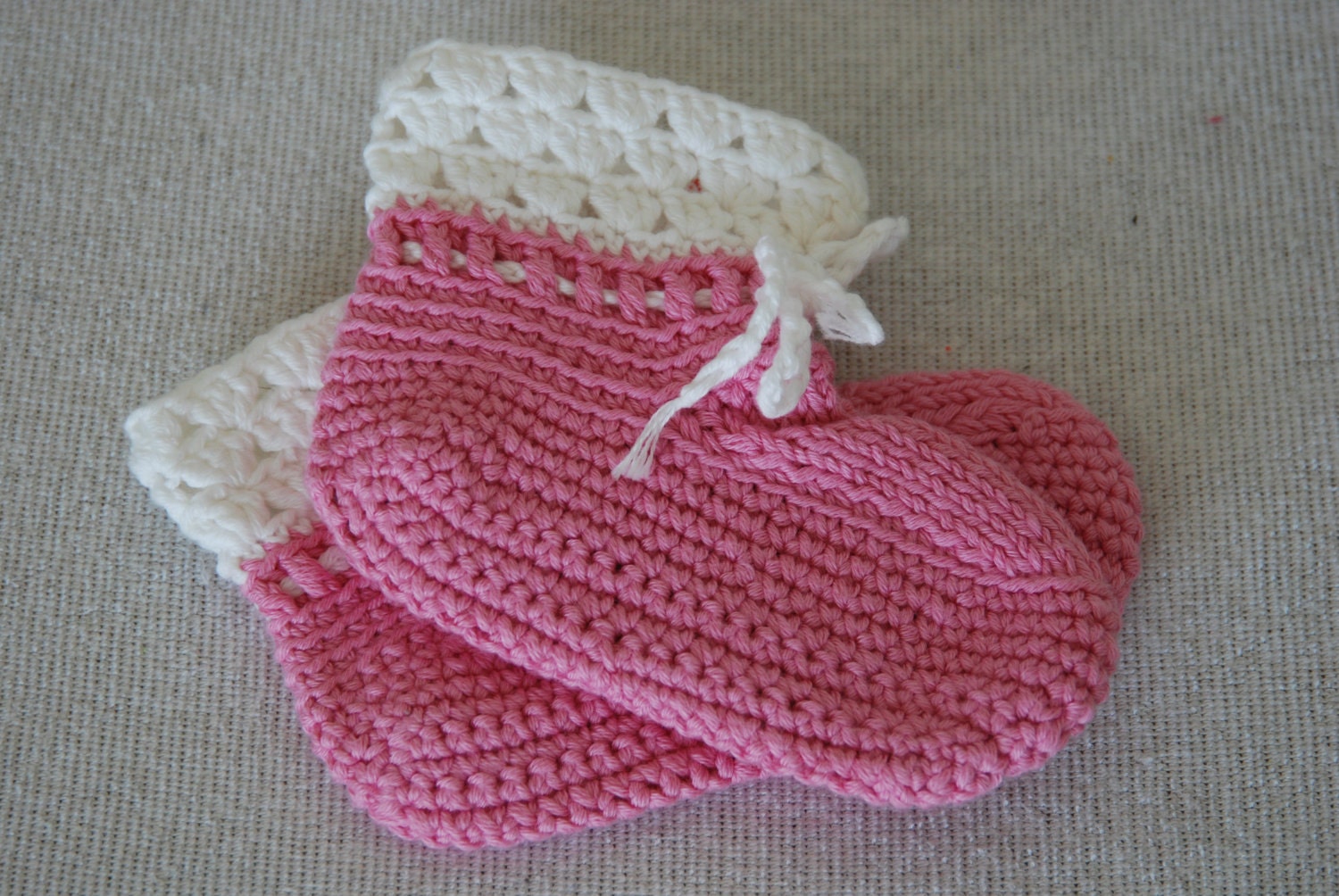 Organic cotton baby booties pink 9-12 months - ready to ship