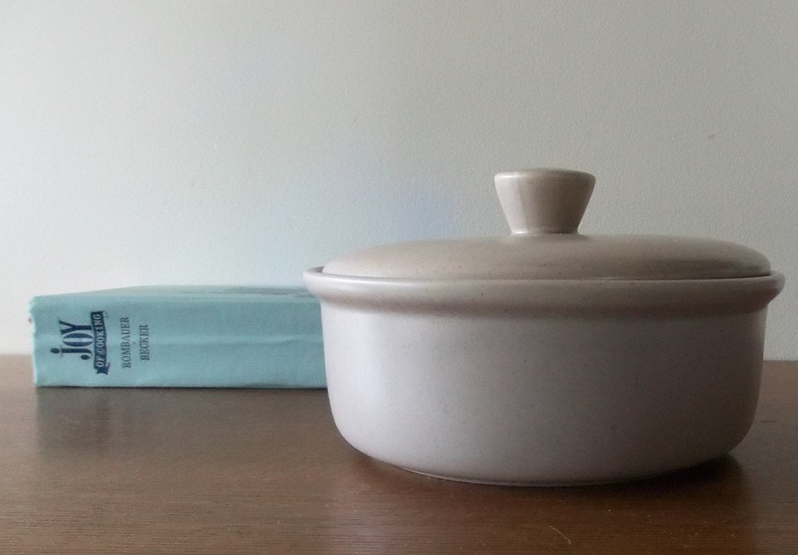 Mid Century Baking Dish Casserole with Cover 1950s 1960s Vintage Bauer