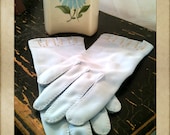 Dawnelle Gloves Elegant, Dainty - SoSlyViVintage