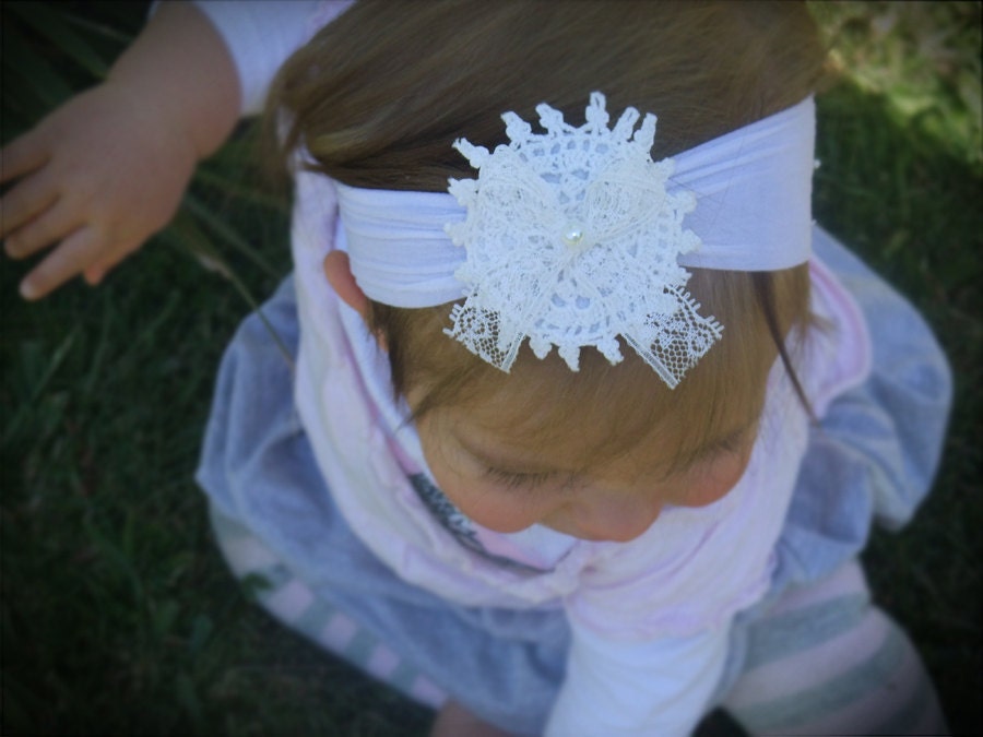 Gorgeous Vintage White Doily Flower and Lace Baby Child Girls Headband