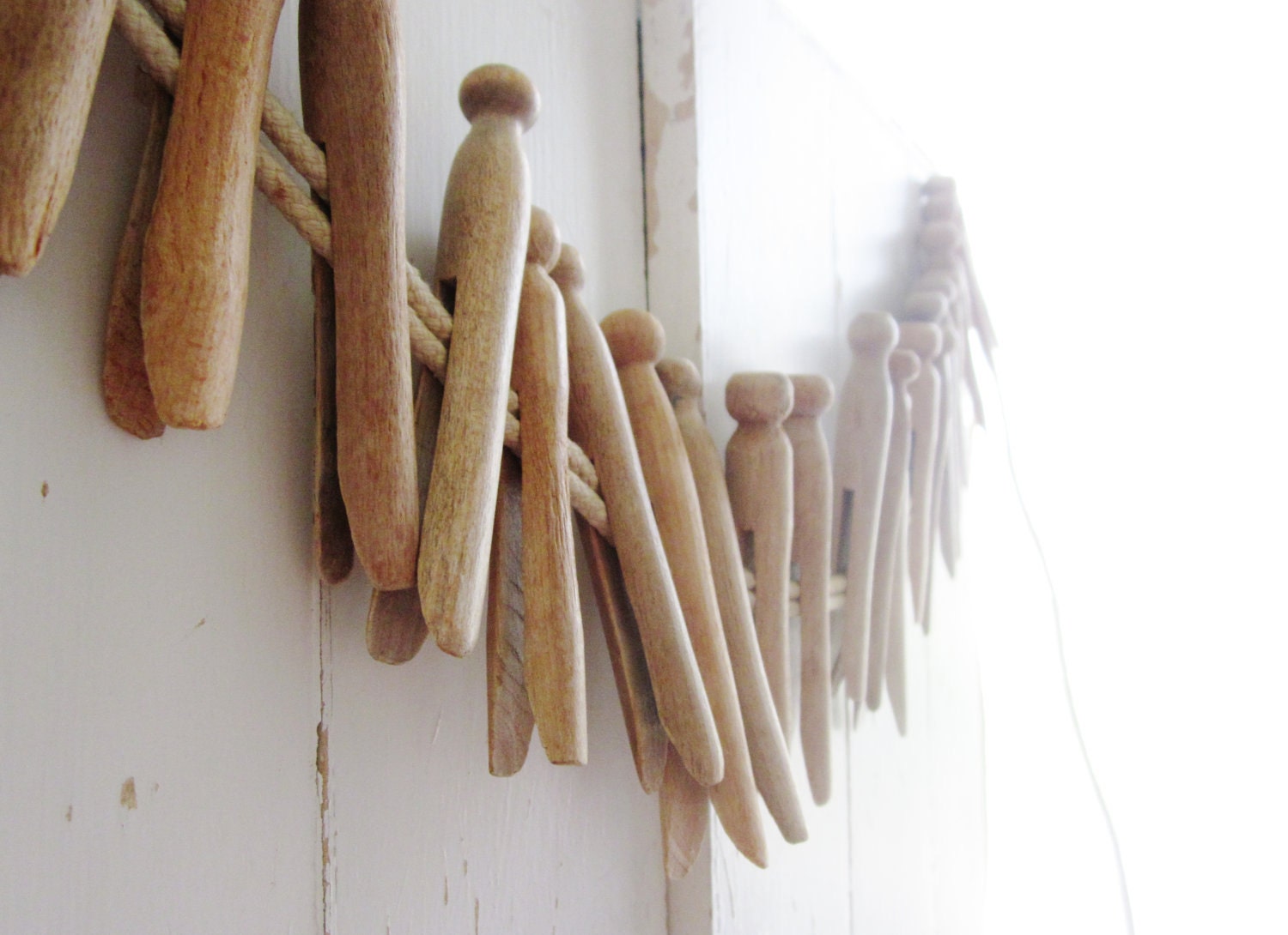 Vintage Wood Clothespins Laundry Linens 20 count Crafts Supply Hangers Primitive Rustic Farmhouse Shabby Decor
