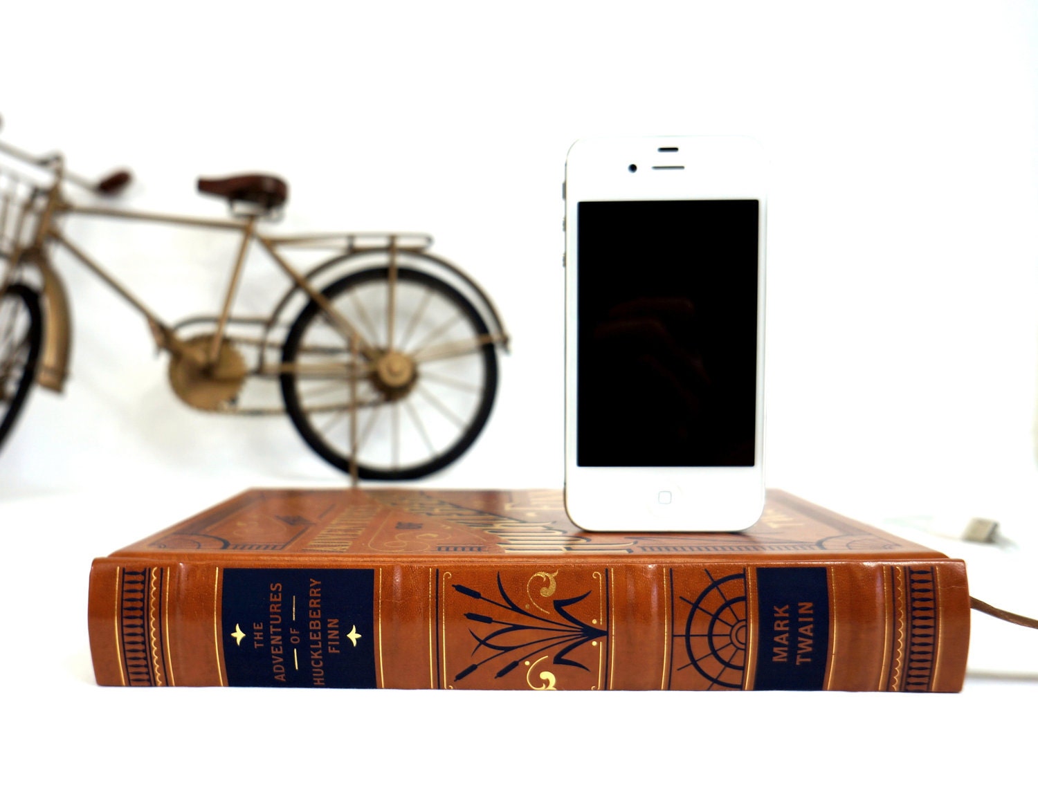 Twain's Huckleberry Finn booksi for iPhone and iPod