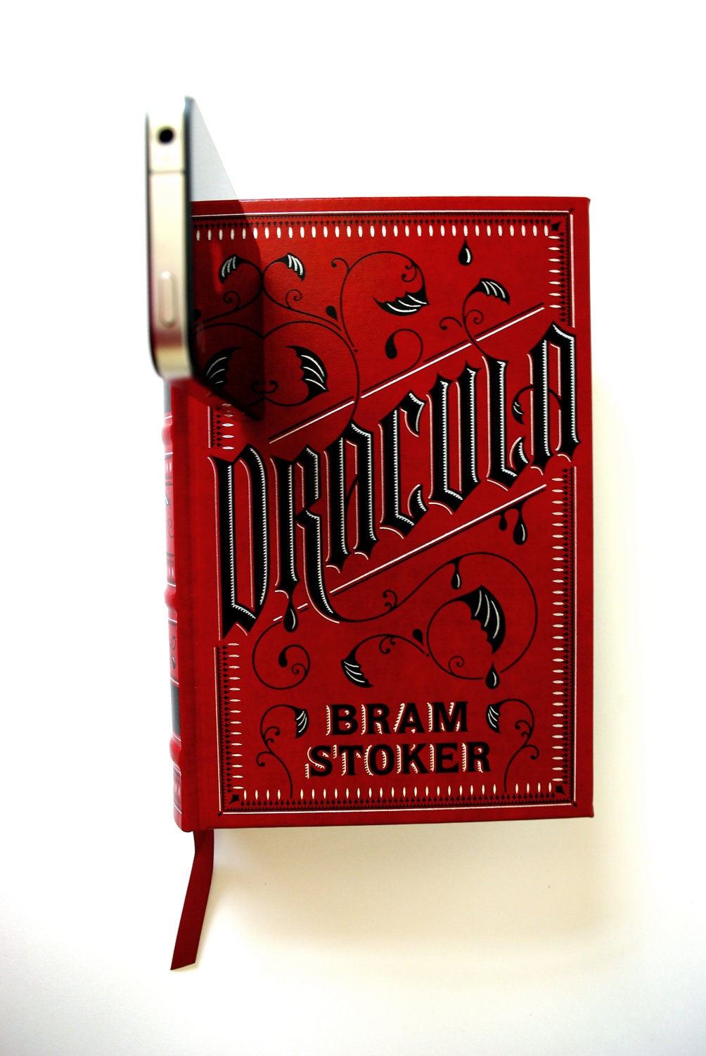 The Vampire - Dracula booksi Dock for iPhone and iPod