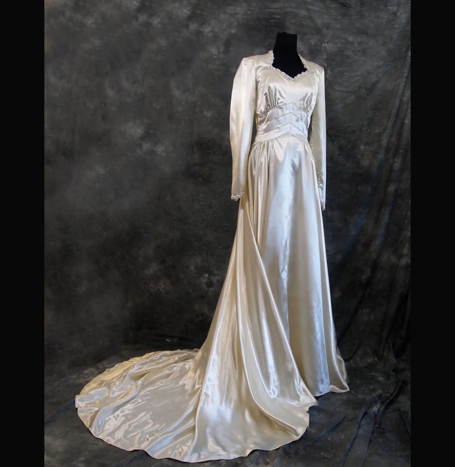 Vintage Wedding Gown, Ivory or Candlelight Satin, S, 40s