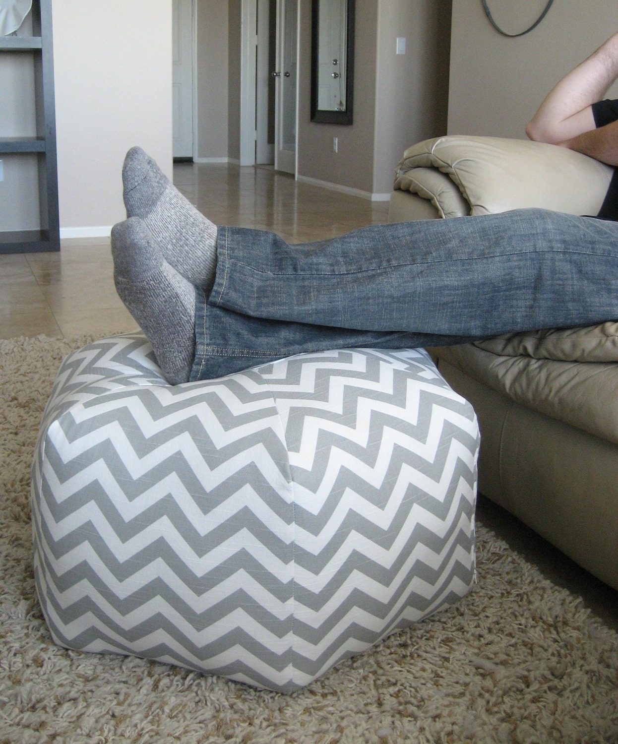 24" Pouf Ottoman Floor Pillow Grey White Zig Zag Chevron