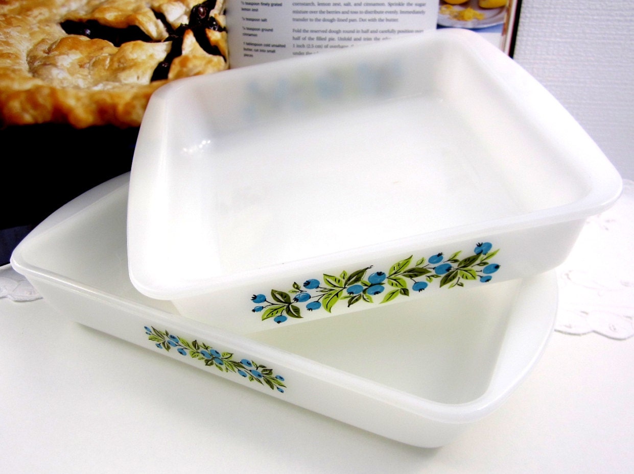 Vintage Jeannette Glass Glasbake Casserole Square Dish Ovenware Dishes Blueberries