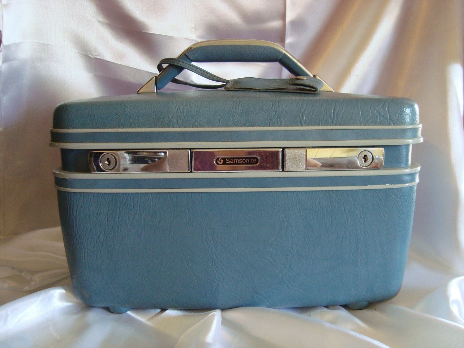 Powder Blue Vanity Train Case TREASURY ITEM