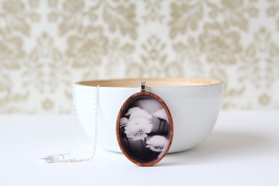 Oval Wood Photo Pendant Necklace - Chrysanthemum White Flowers With Vintage Look, Black And White Photograph, Jewelry