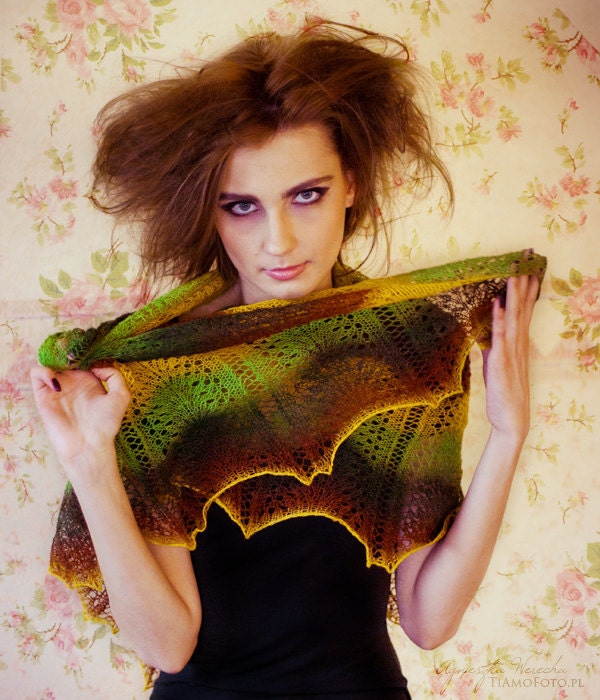 Autumn colors knitted shawl