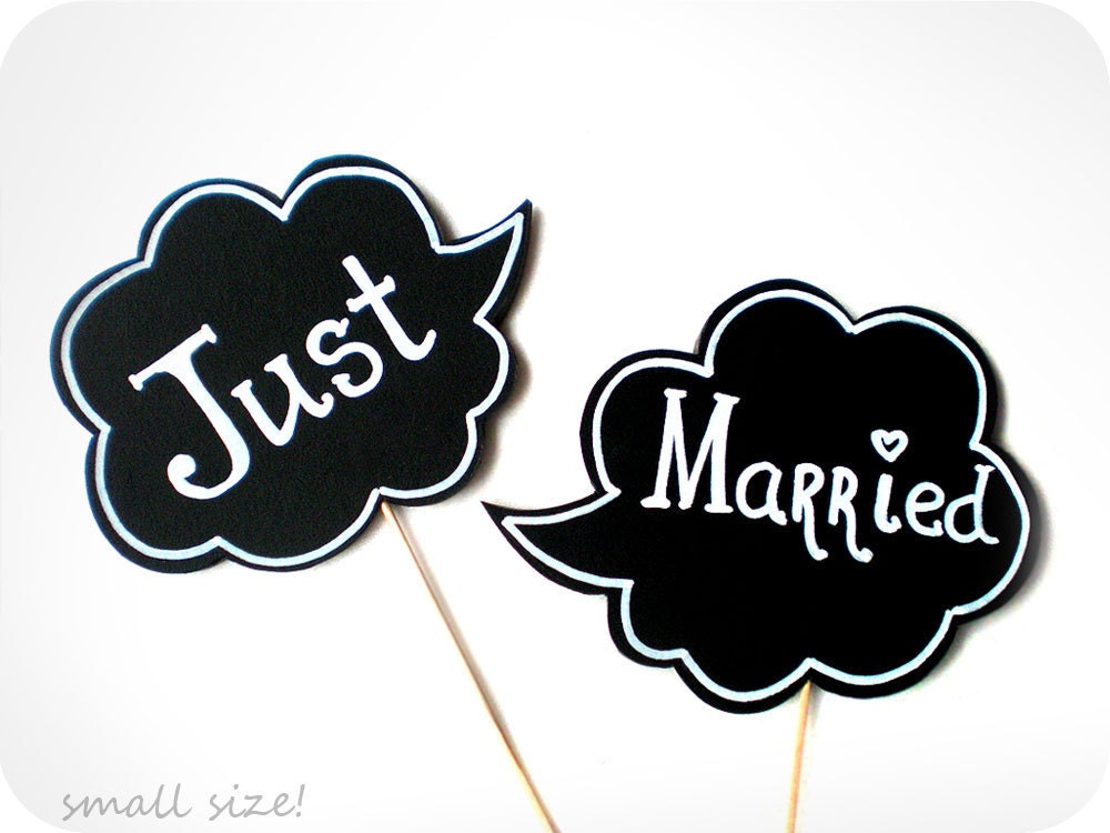 Photobooth Props - Small Wedding Signs with TEXT - JUST MARRIED Sings on sticks - Set of 2 photobooth signs
