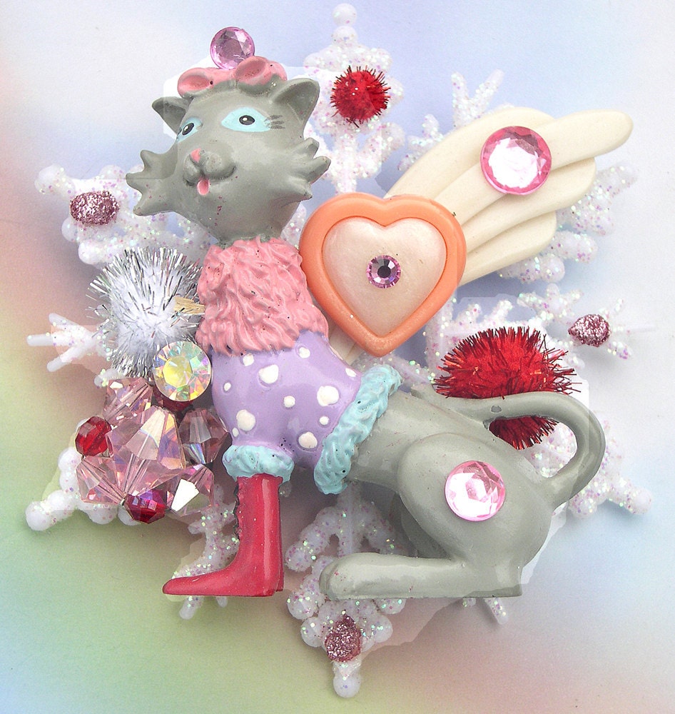 Christmas Xmas Cat Brooch, Christmas Kitty Pin, cat ornament, eco friendly, collage, assemblage, Christmas jewellery, Xmas pin