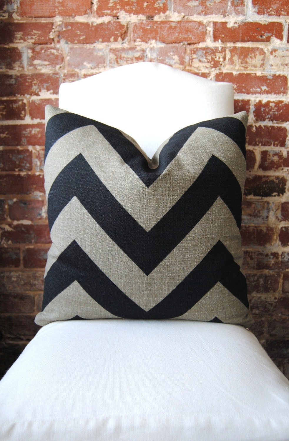 Reserved listing for MODERNVINTAGEMARKET