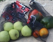 Set of Three Black Mesh Produce Bags with Georgia Bull Dogs Fabric Carry Pouch and Carabiner - Show Your College Team Spirit