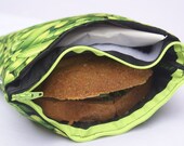 8" x 8" Insulated & Zippered Reusable Sandwich Bag with Separate Pocket for Included Cool Pack in Peas