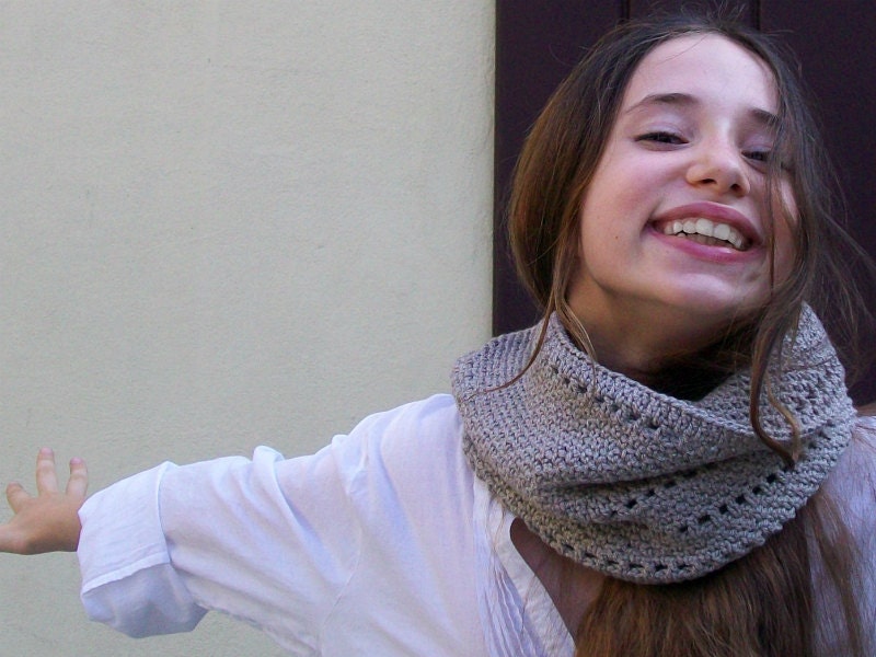 Beige cowl unisex / Cotton vegan crochet ecru / Melange noisette / for children
