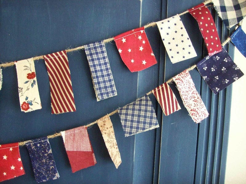 Patriotic Scrappy Banner/ 4th of July  Banner/ Labor Day  / Party Garland/ Photo Prop in Vintage Red, White and Blue