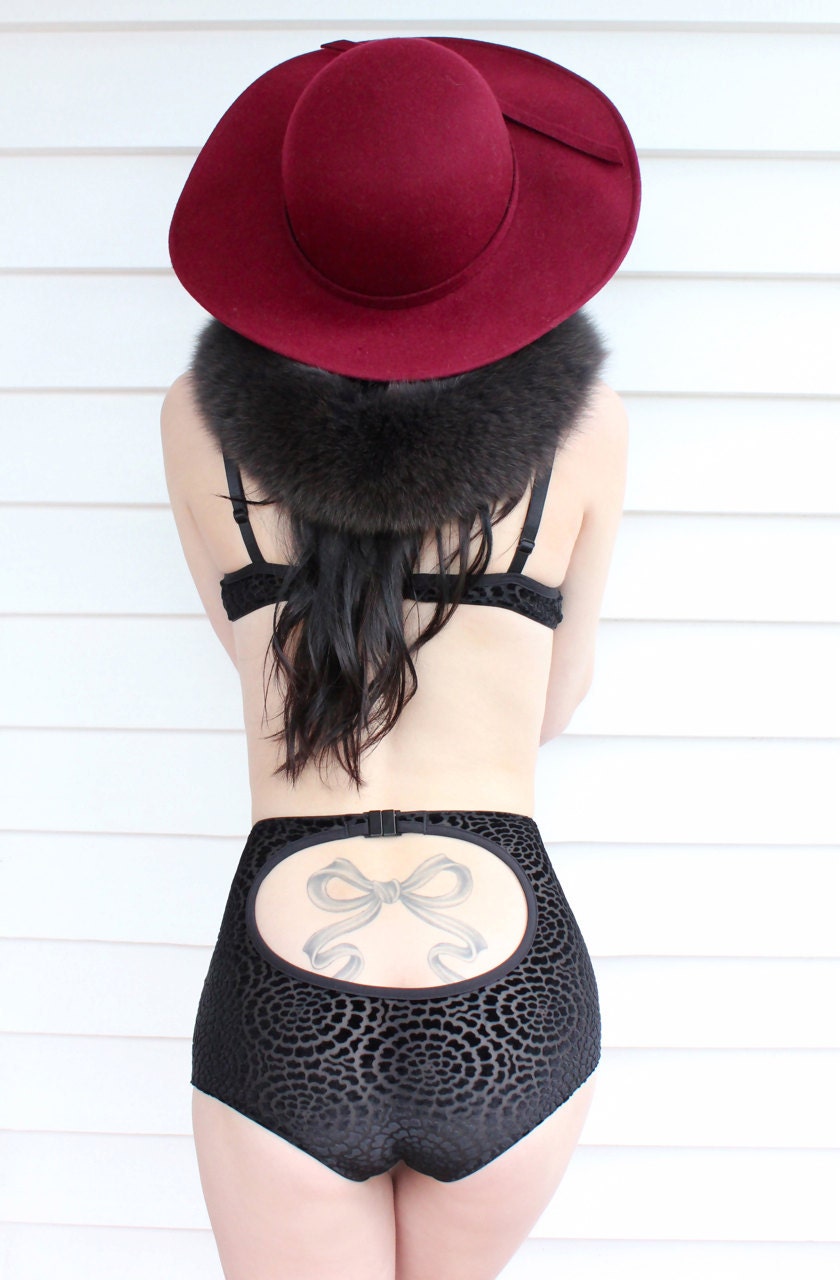 Love and Devotion keyhole high waisted knickers - LAST ONE