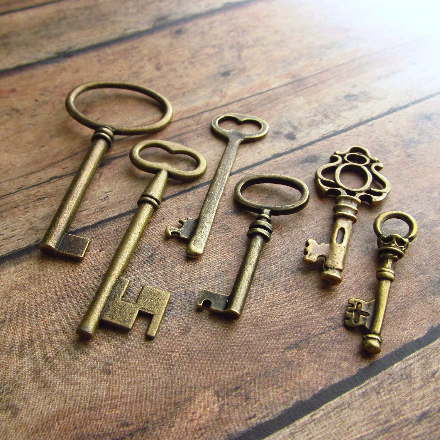 Keys to the Castle - Antique Brass/Bronze Skeleton Key Assortment - Set of 6