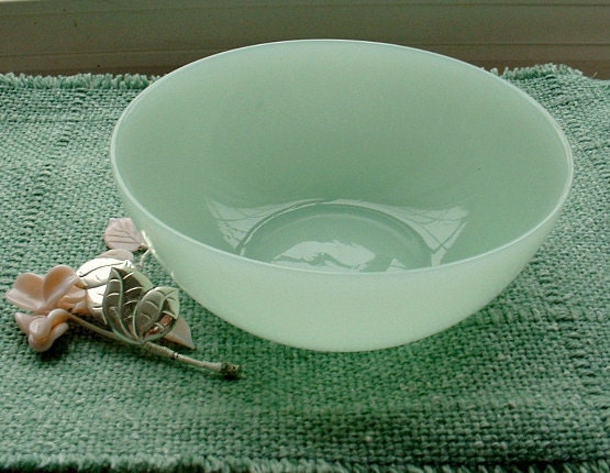 Jadeite Glass Large Serving Bowl. Jadite or Jadeite Green . Vintage. USA