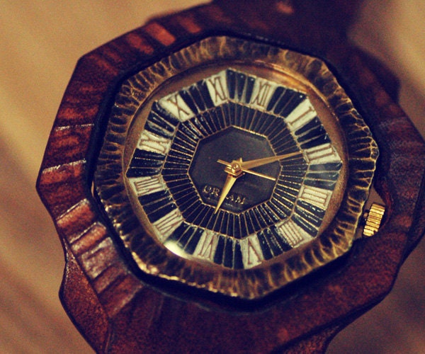 Vintage Watch. Leather Band ///////// Handcraft Watch ///////// D minor