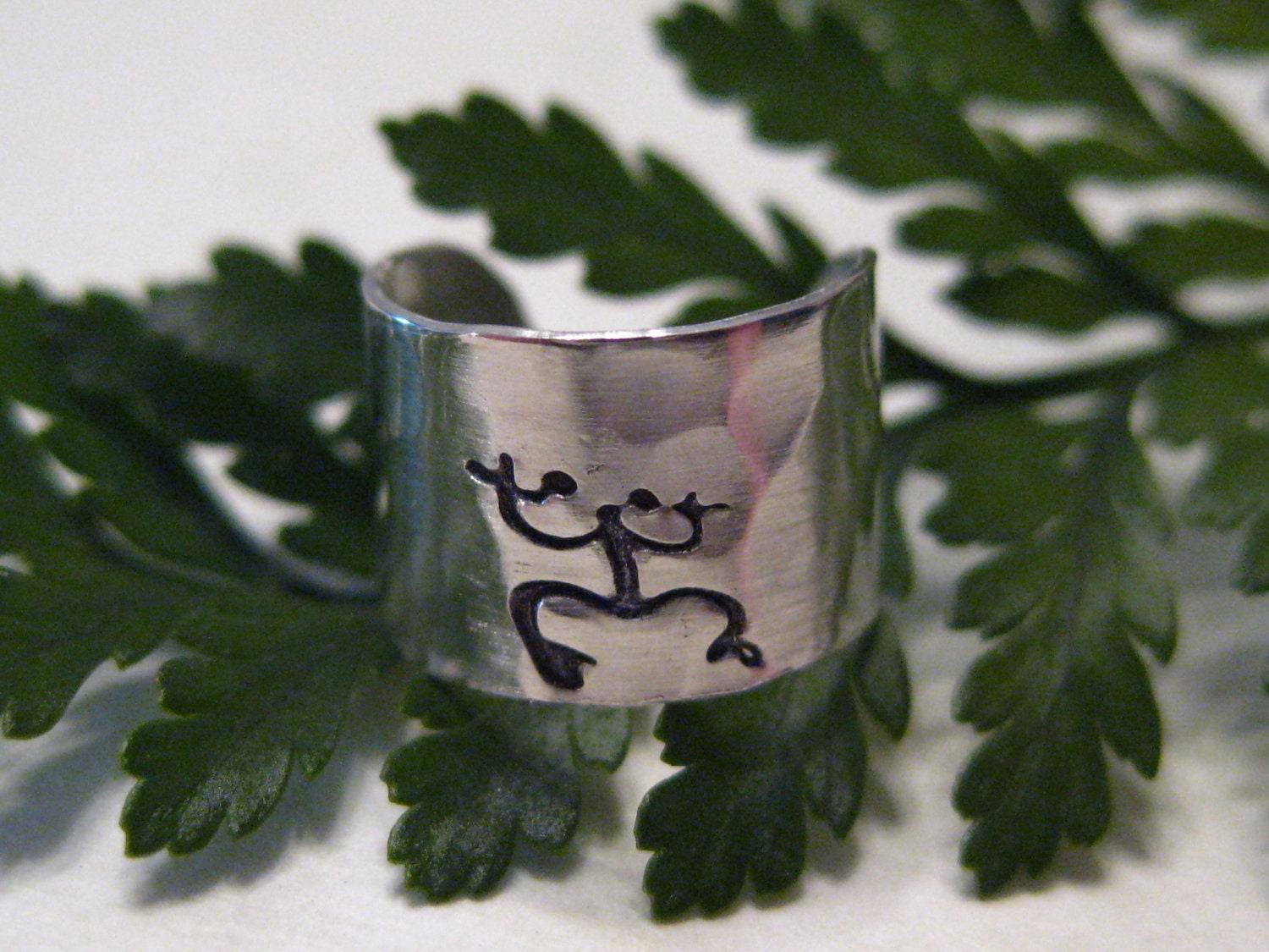 Tribal Coquí Taíno Sterling Silver Ear Cuff with Texture