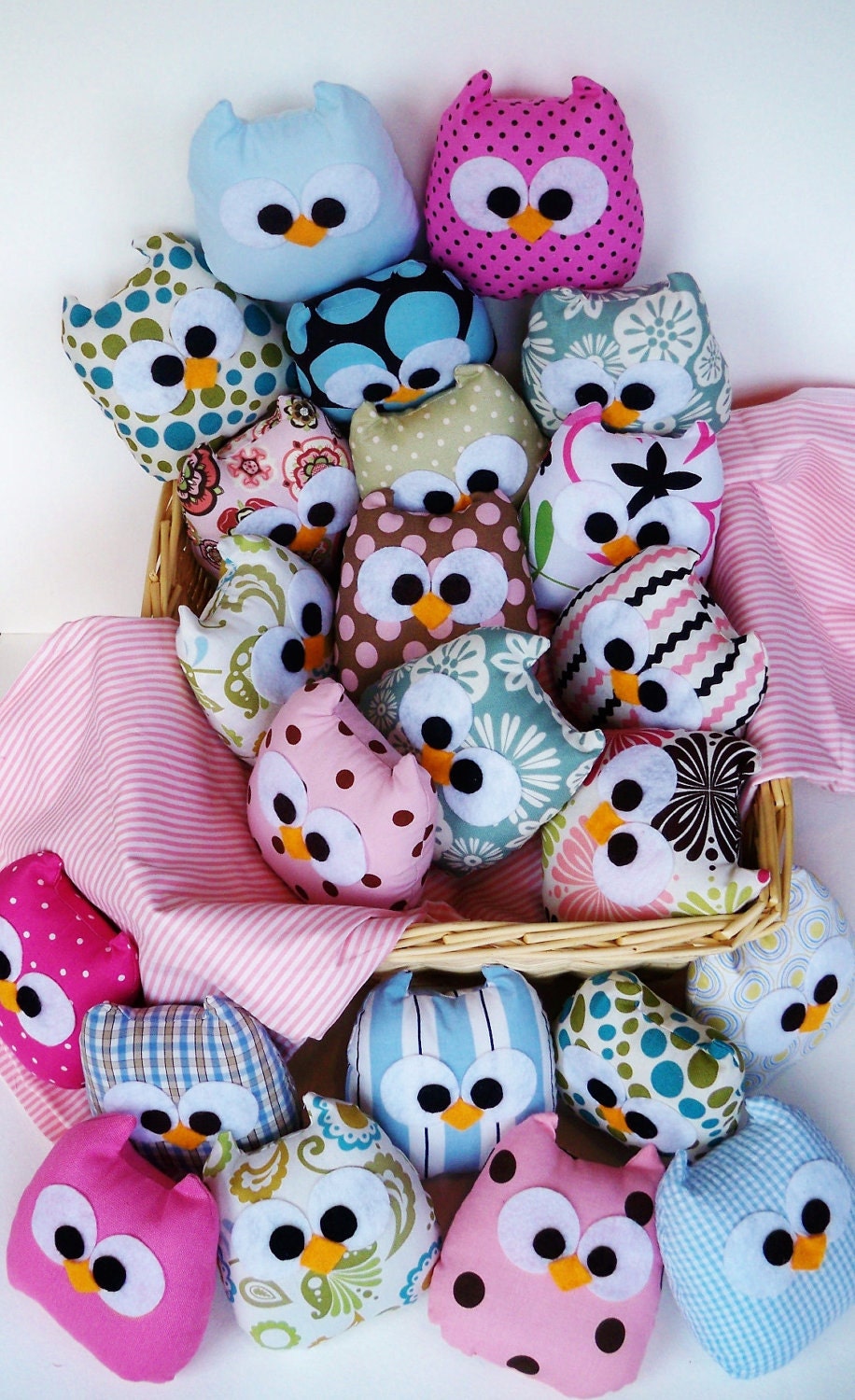 3 lovely pink mini owls or you can choose your own colors