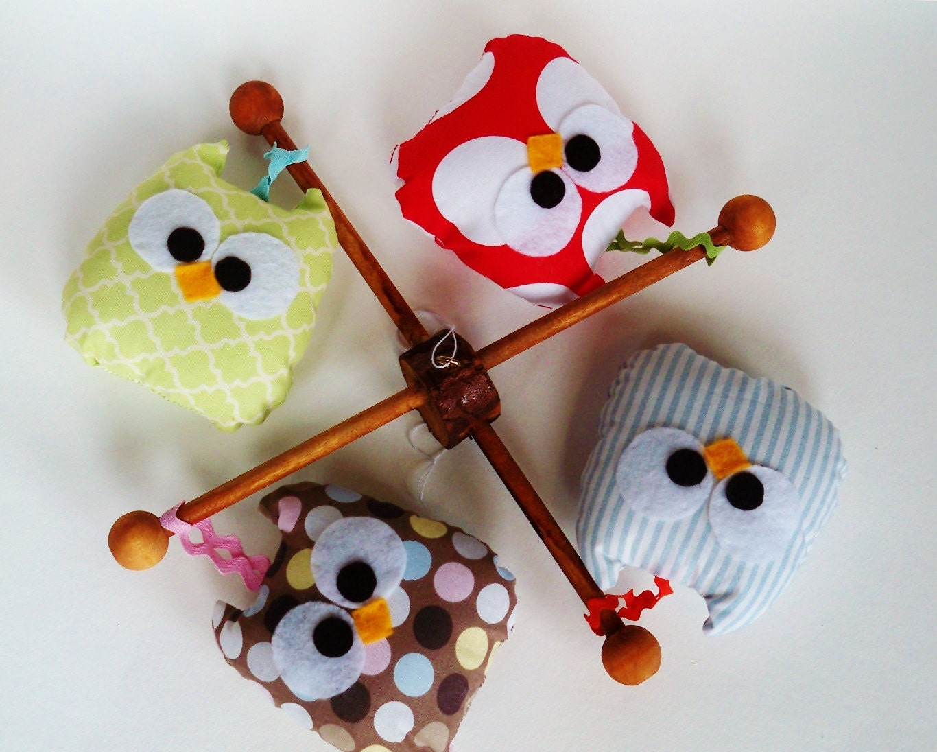 4 mini owls with ribbons