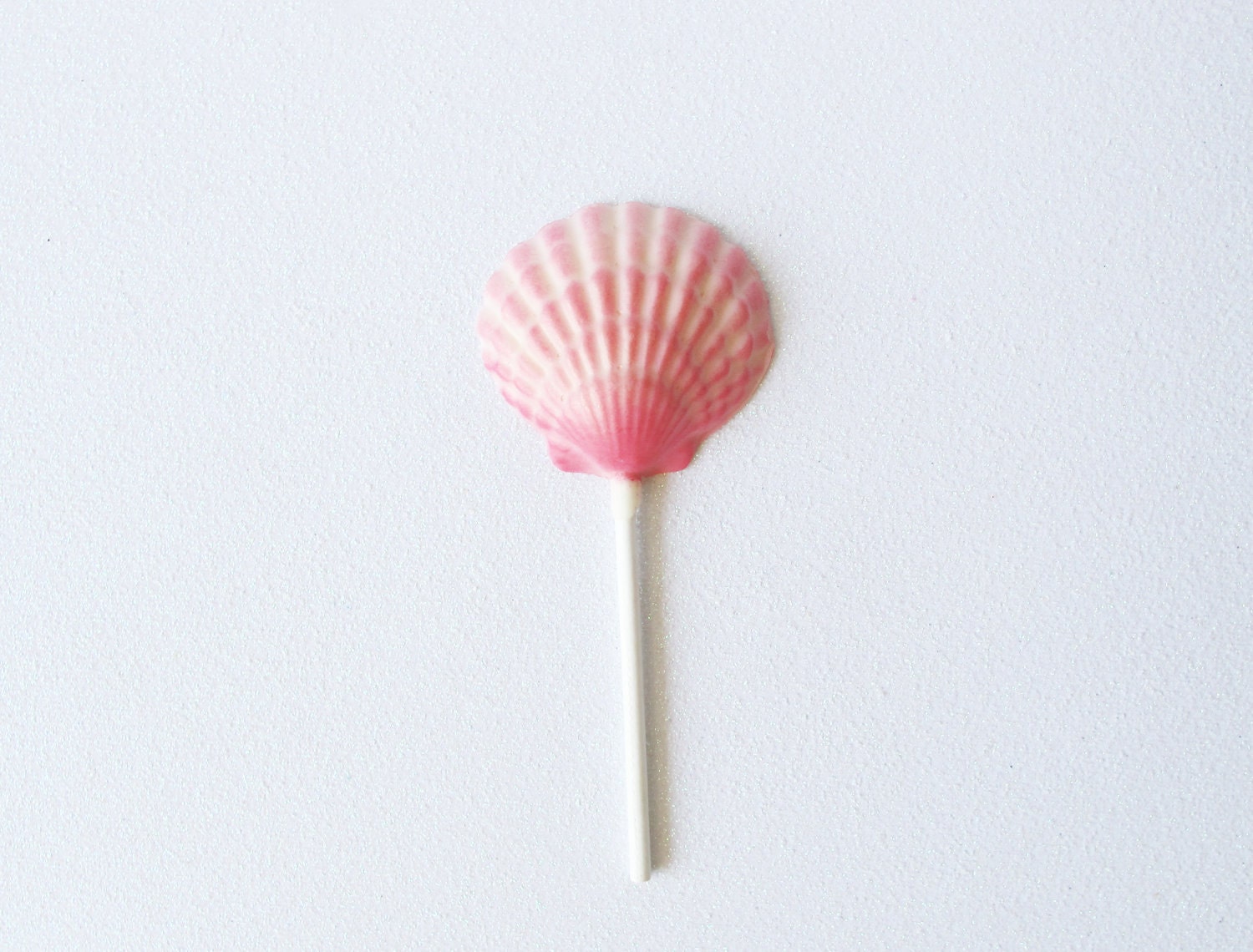 3 Chocolate Shell Lollipops: Raspberry Ombre