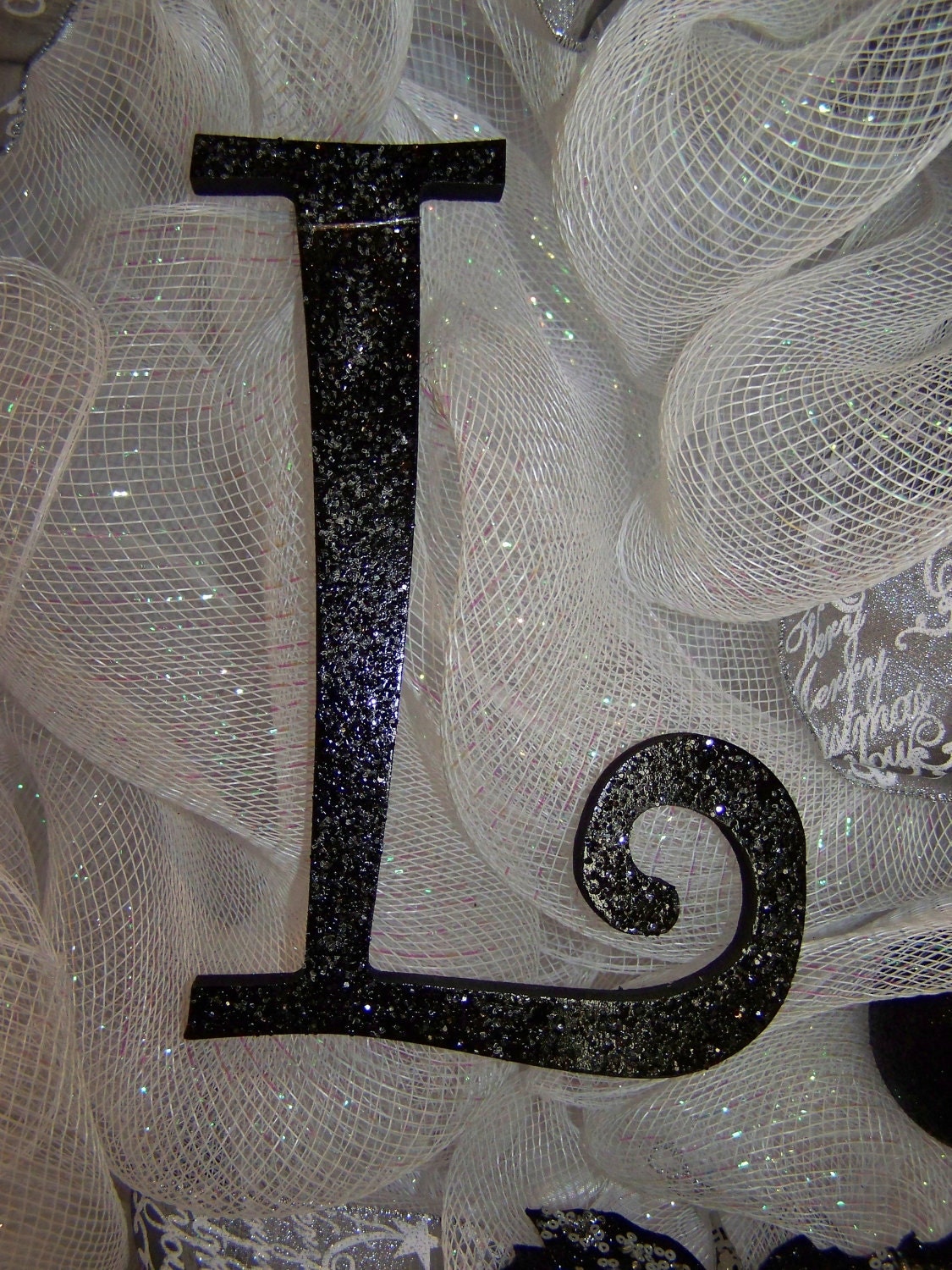 Christmas wreath winter white and black geo mesh