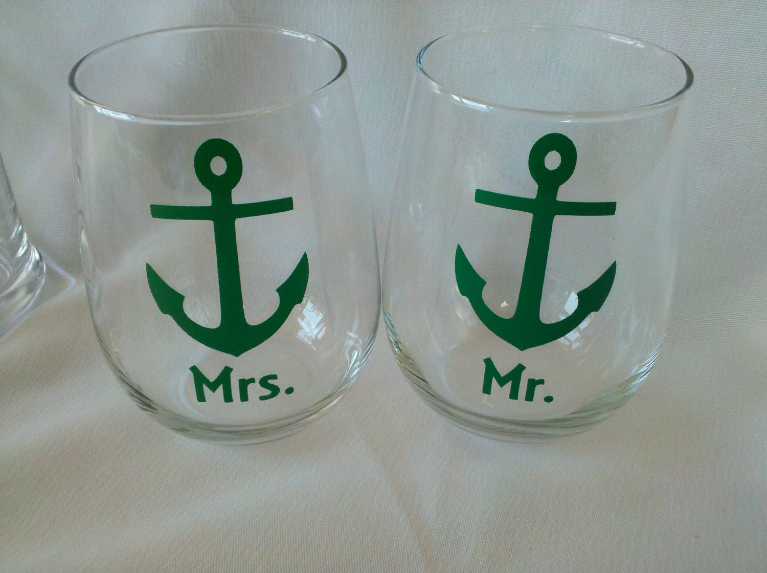 Mr. and Mrs. boat anchor stemless wine glasses, nautical themed wine glasses for bride and groom wedding, navy blue