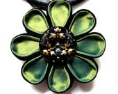 POISON IVY  Green Silk Kanzashi Flower Pendant Necklace