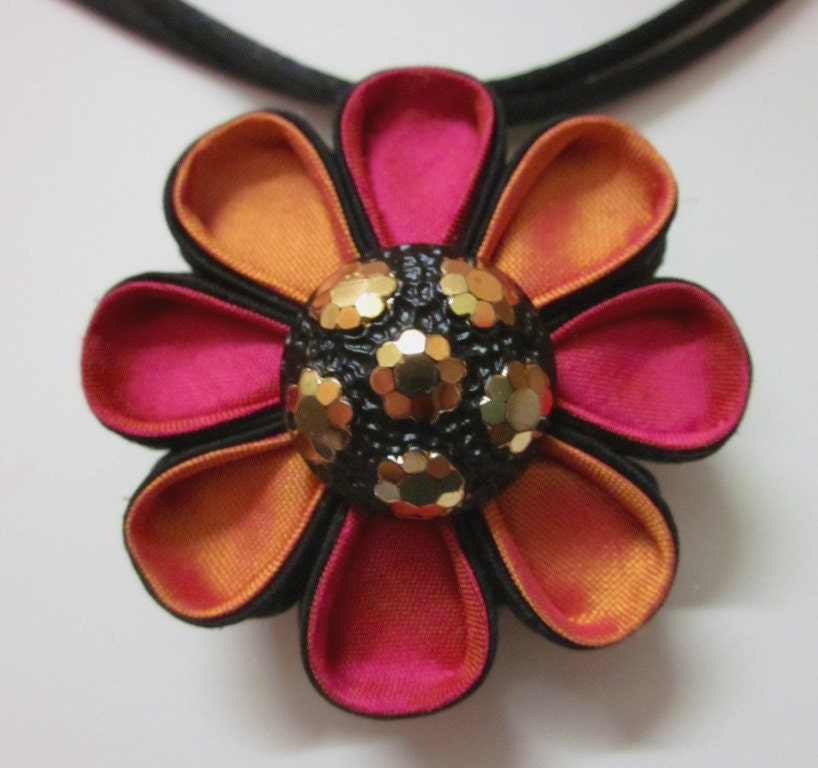 BRIGHTS Silk Kanzashi Flower Necklace