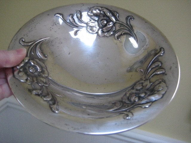 Vinatage Silverplate WMA Rogers Raised Roses Footed Bowl Shabby Chic