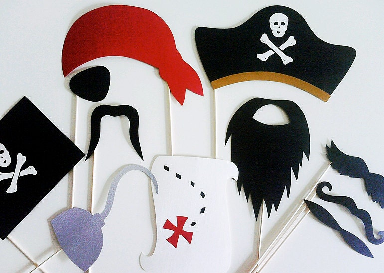 Photo Booth Props - 11 Piece Pirates Paradise Kit