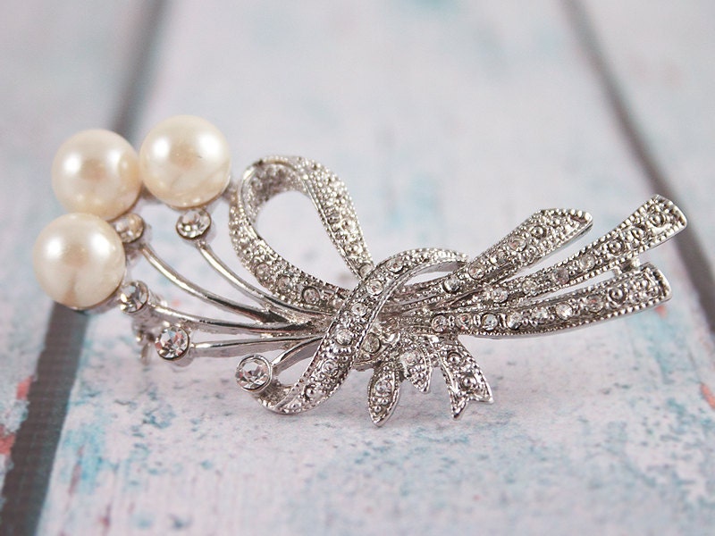 Vintage 50's Flower Bouquet Art Deco Brooch White Wedding Rhinestone Pearl