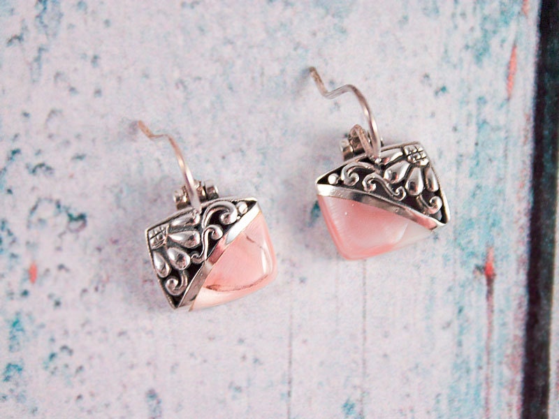 Vintage Pink Mother of Pearl Sterling Silver Dangle Flower Floral Earrings