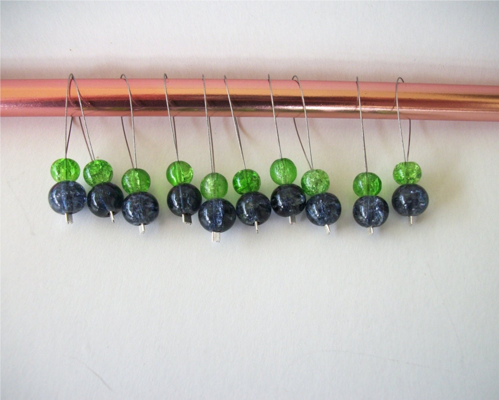 10 Black And Green Snagless Knitting Stitch Markers Crackle Glass