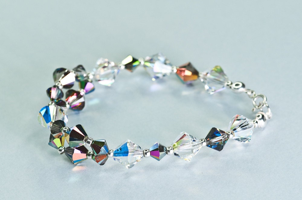 Swarovski crystal bracelet / Glittering xilion swarovski crystal beads bracelet
