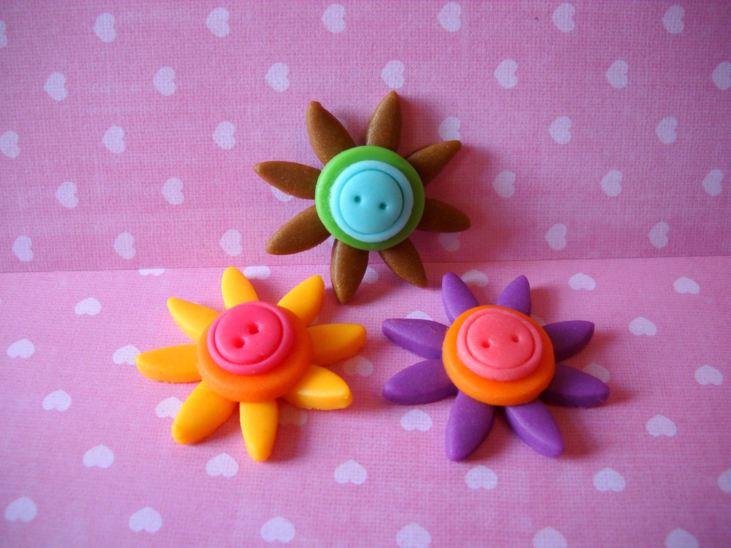 Cute as a Button - 12 Edible Fondant Daisies with Fondant Button Centers - Your Choice of Colors