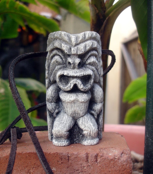 Brady Bunch tiki tabu necklace Hawaii Greg Brady