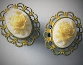 9/16 inch 14mm Plugs Yellow Rose Cameo -  Romantic gauge piercing stretched lobes body art chic fun fashion kawaii