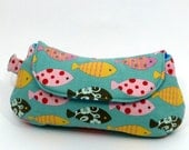 I wish to fish curvy clutch wristlet