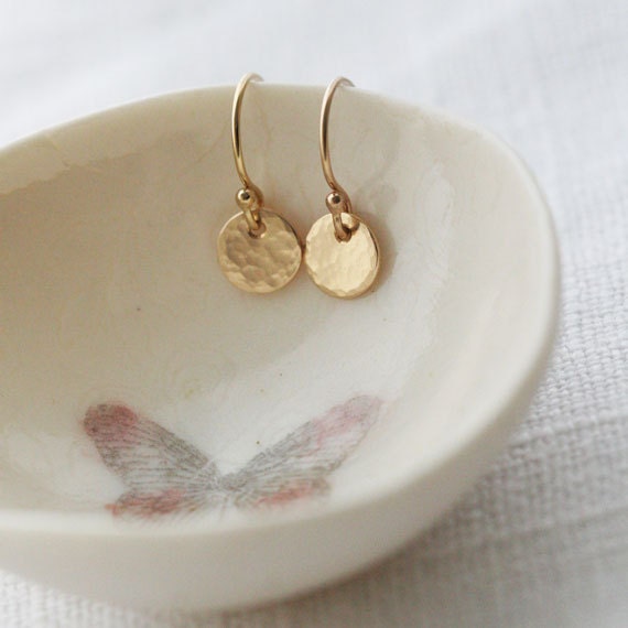 Tiny Gold Hammered Disc Earrings // Small Coin Everyday Earrings // Mini 14K Gold Filled Earrings