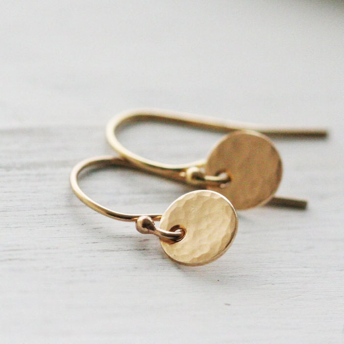 Tiny Gold Hammered Disc Earrings // Small Coin Everyday Earrings // Mini 14K Gold Filled Earrings