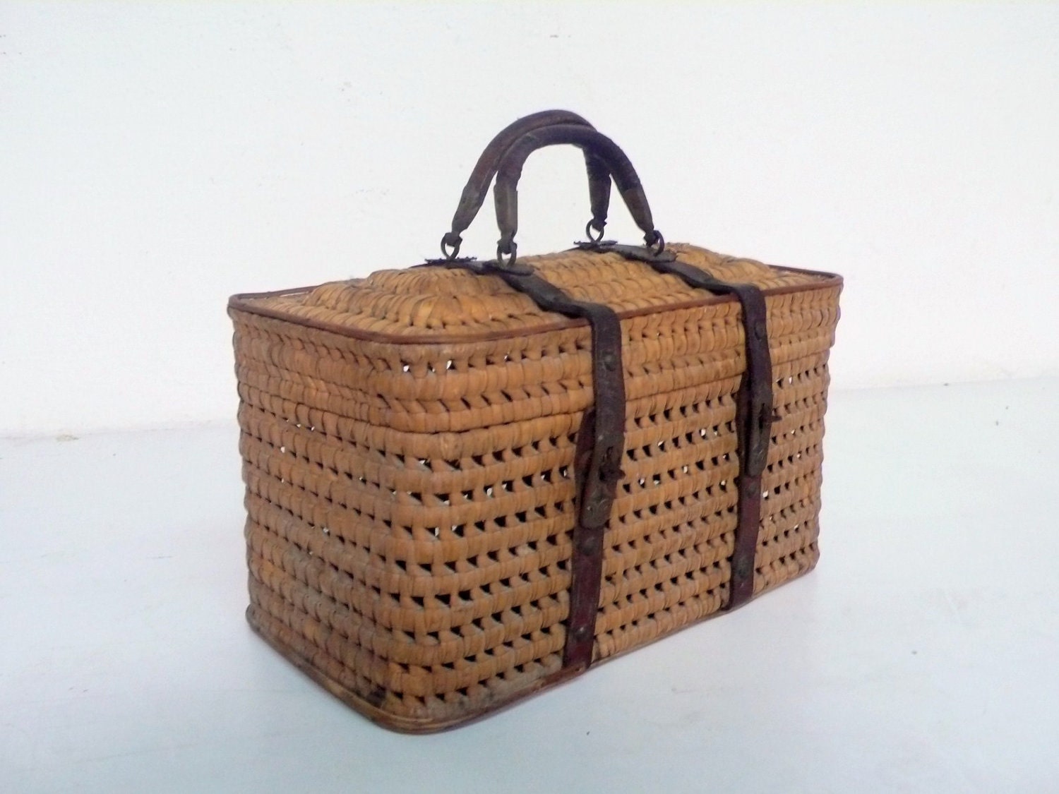 Antique art nouveau picnic basket