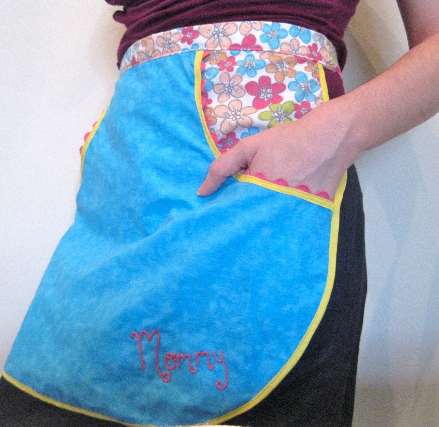 SALE 25% OFF Mother's Day:  Mommy Half Apron