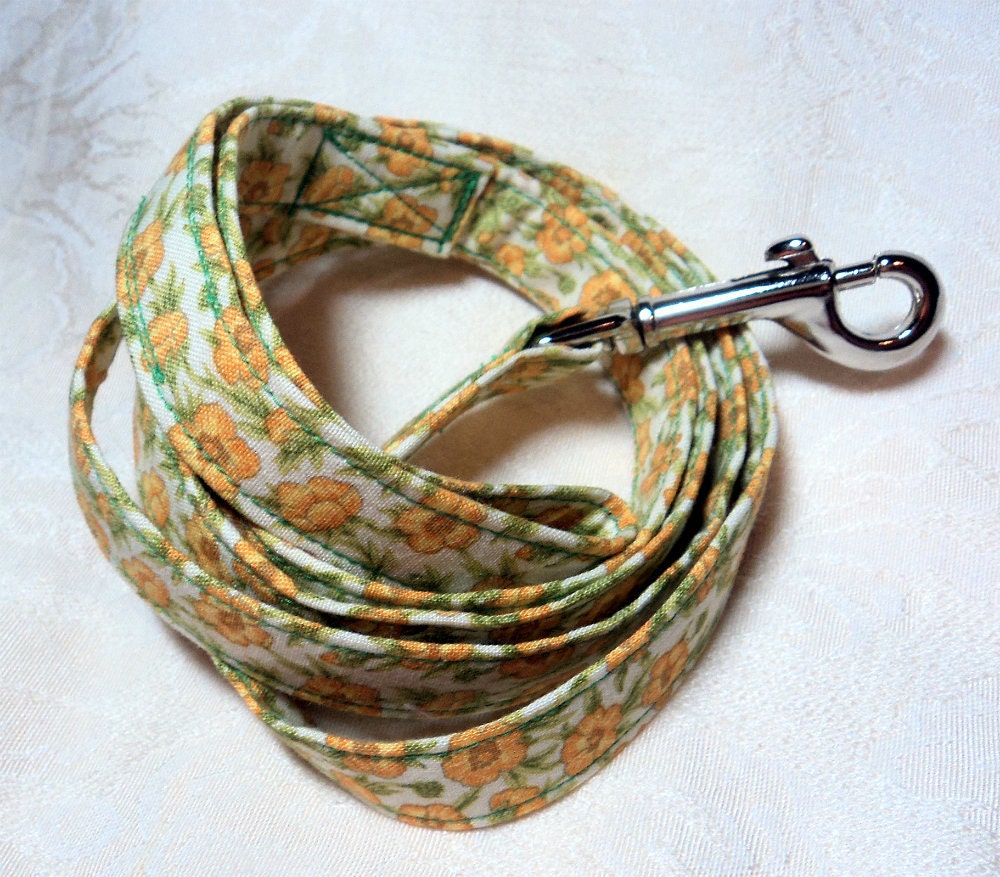 Dog leash yellow flowers green & cream soft cotton easy on your hands