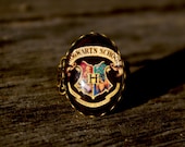 Harry Potter Hogwarts Crest- vintage style ring