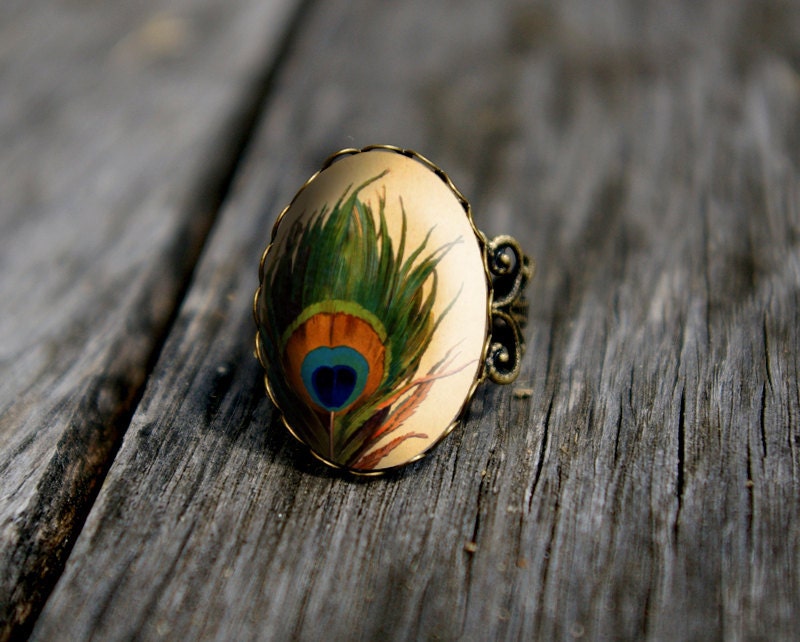 Vintage style peacock feather - adjustable ring