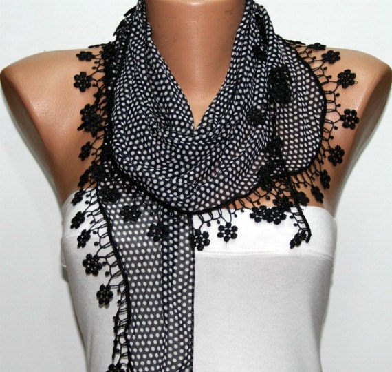 Polka dot Scarf - Cowl with Lace Edge